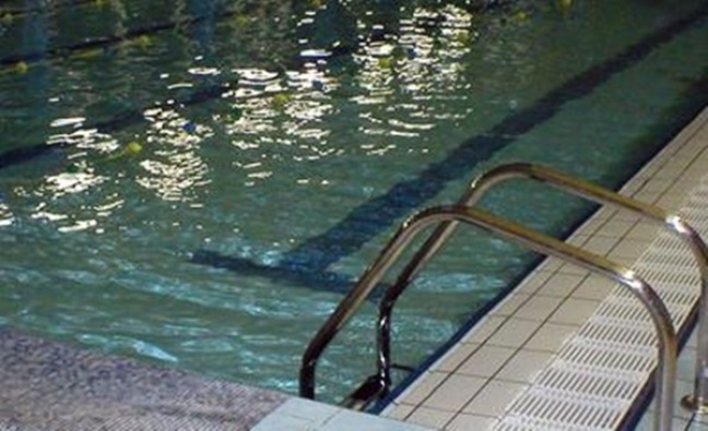Nastolatek utopił się na miejskiej pływalni