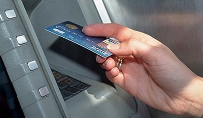 Nowe opłaty w bankomatach