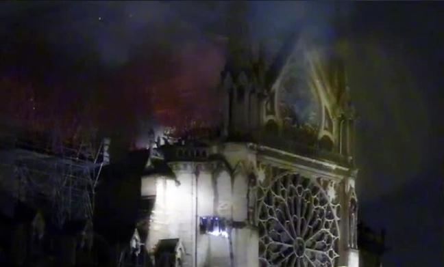 Pożar w katedrze Notre-Dame ugaszony