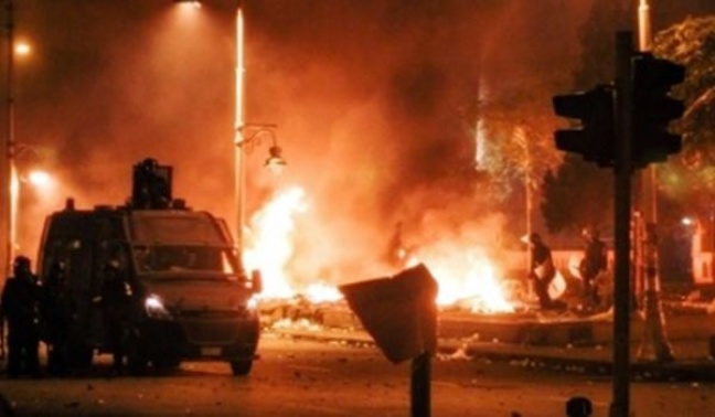 Krwawe walki w Kairze. Policja likwiduje obozy zwolenników Mursiego
