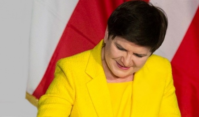 &quot;To stek kłamstw&quot;. Zdenerwowana  Szydło opuściła obrady Sejmu.