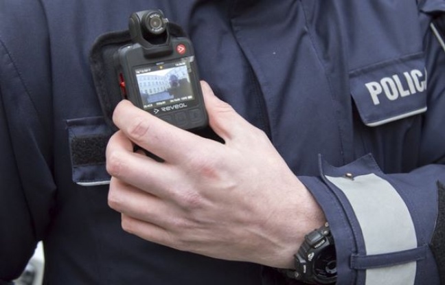 Funkcjonariusze policji otrzymają osobiste kamery