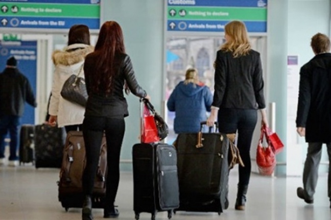 Ponad 1,2 miliona Polaków rozważa wyjazd z kraju.