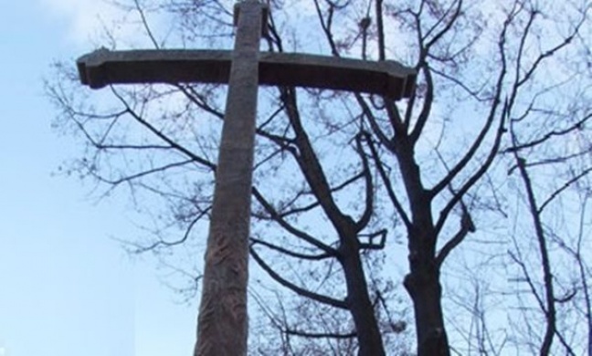  Radny z Poznania szuka krzyża, który był, a go nie ma