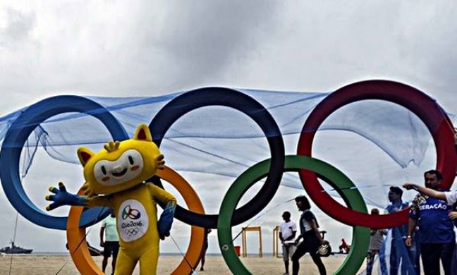 Koła olimpijskie stanęły na Copacabanie.