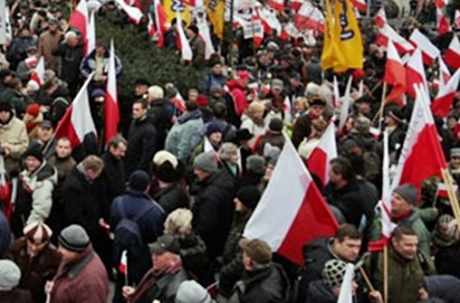 Marsz PiS-u na ulicach Warszawy