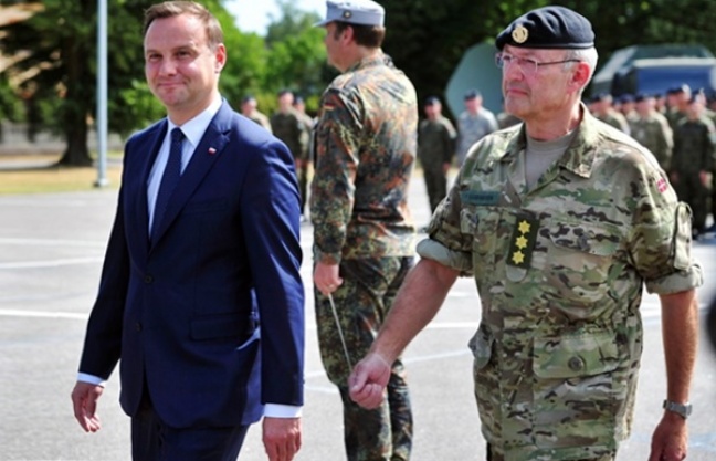 Duda krytykuje działania NATO w Polsce