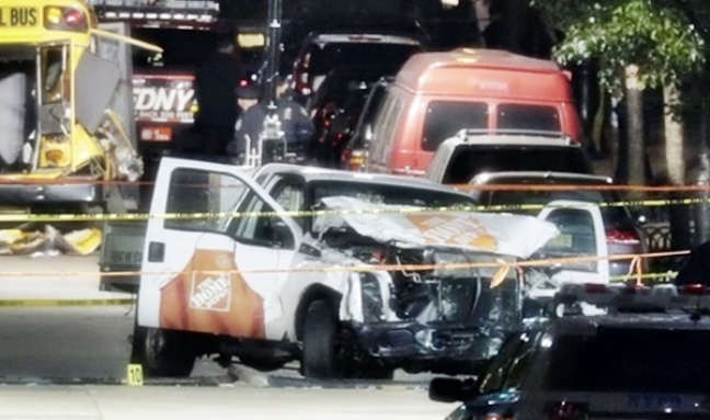 Miejsce zamachu w Nowym Jorku tuż po ataku. Wstrząsające nagranie jednego ze świadków