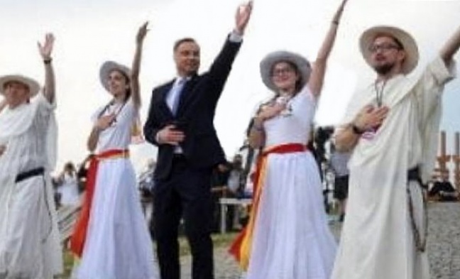 Wszyscy komentują taniec prezydenta w Lednicy