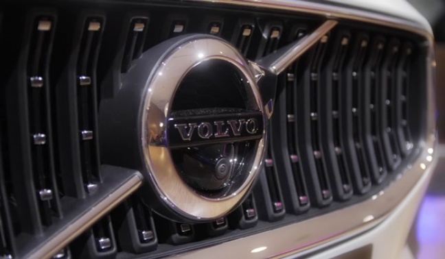 Nowe Volvo V60 Cross Country, bezpieczne, pakowne i na każdą drogę