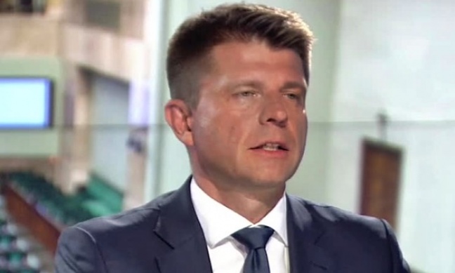 R. Petru: Błaszczak jest tchórzem, a PiS gra na niskich emocjach