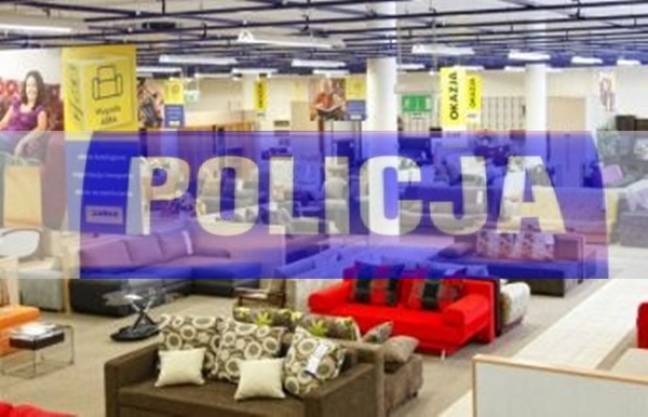 Ukradli pieniądze w sklepie meblowym