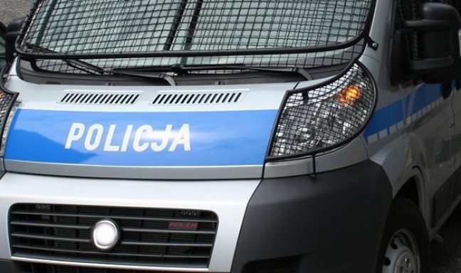 Rowerzysta niespodziewanie dźgnął policjanta nożem