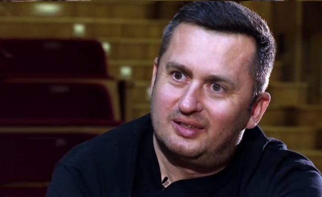 Czy Norbi prowadzi imprezowy tryb życia?