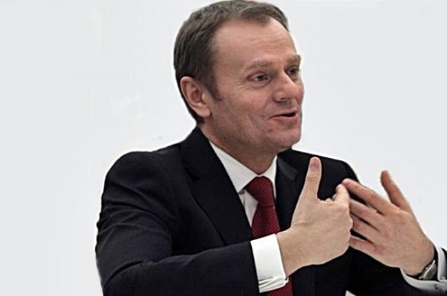 Donald Tusk nie musi rezygnować z kierowania PO