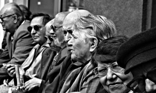 Polscy seniorzy pogrążeni w długach.