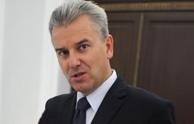 Kaczyński chce dymisji Grabarczyka