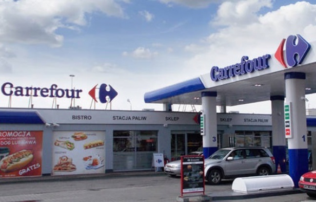 Carrefour wchodzi do stacji paliw