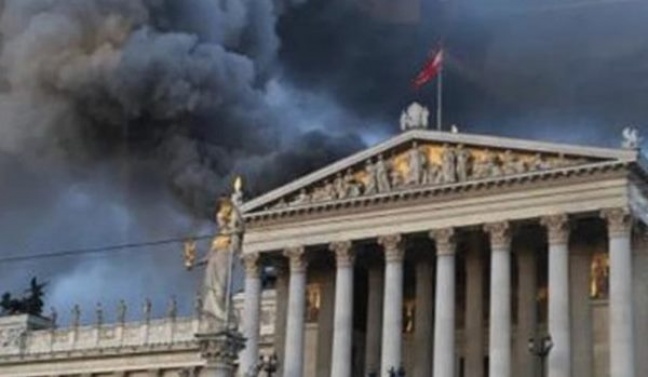 Płonie dach parlamentu w Wiedniu