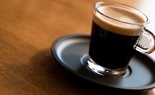 Pijesz kawę i chudniesz? „Kofeina hamuje wzrost i różnicowanie tkanki tłuszczowej”