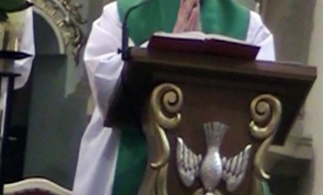 Pobił księdza w trakcie mszy św