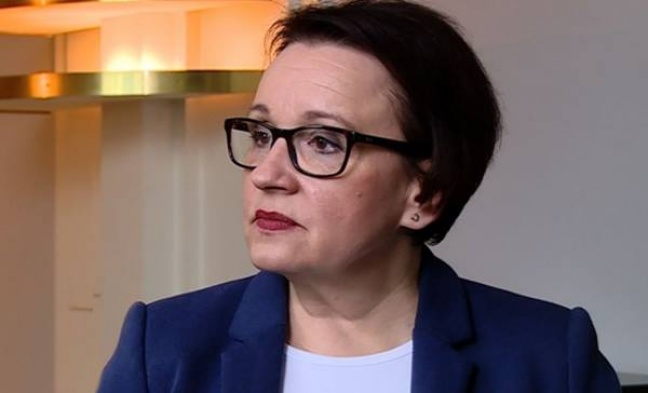 MEN do końca maja ma podjąć decyzję ws. rządowego podręcznika.