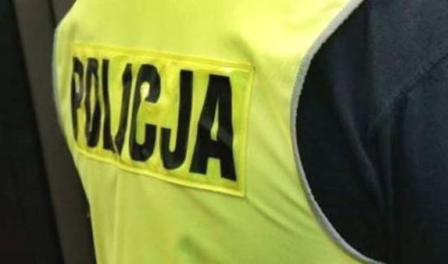 Zaatakowali policjantów siekierą i nożem