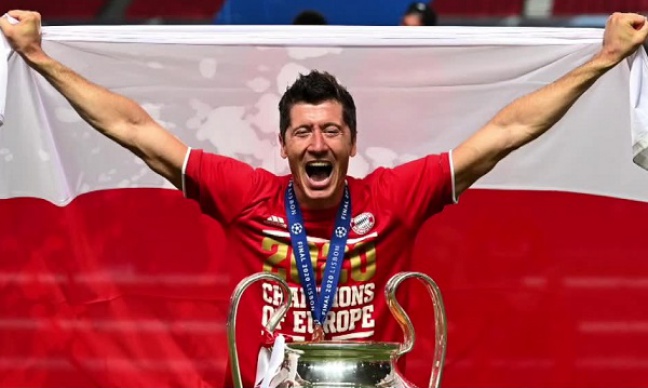 Robert Lewandowski Piłkarzem Roku UEFA