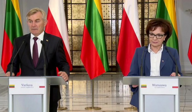Na Białorusi podnosi się demokracja