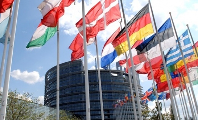 Kłamstwo na kłamstwie, to manipulacja UE.