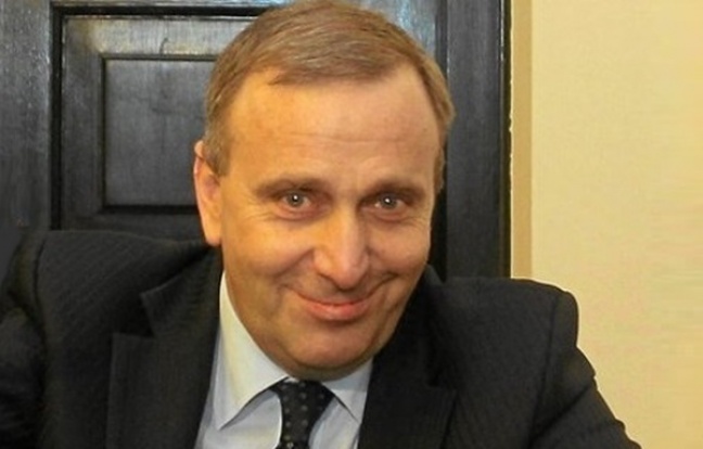 Schetyna przeciwny niektórym praktykom rządu PiS