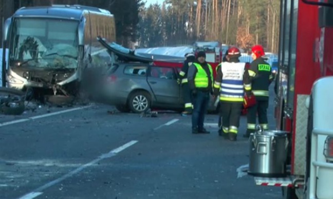 Trzy osoby zginęły w karambolu pod Olsztynem