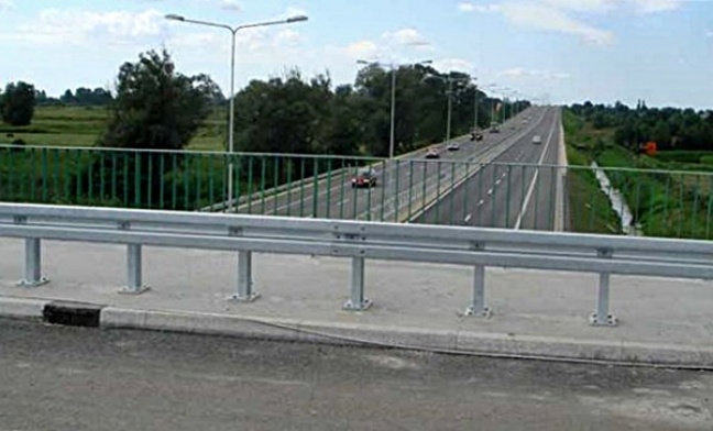 Nastolatek zamierzał popełnić samobójstwo skacząc z wiaduktu