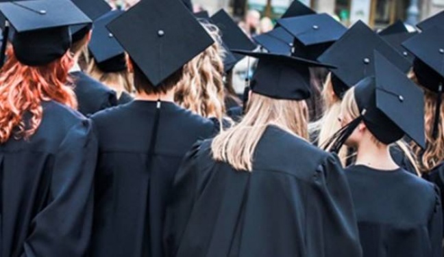 Koszmar studenta, będzie kształcić się dłużej?