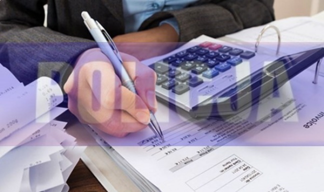 Księgowa regularnie wspomagała swoje konto