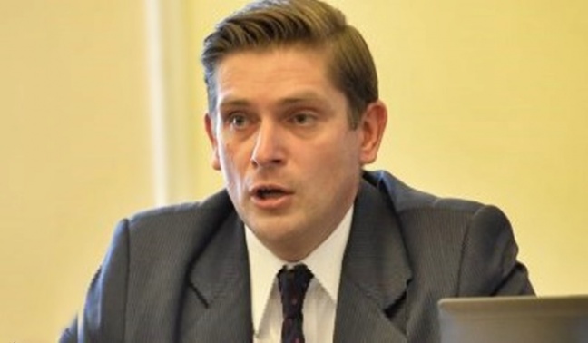 Kownacki nie chce komentować pomysłu podatku od paliw