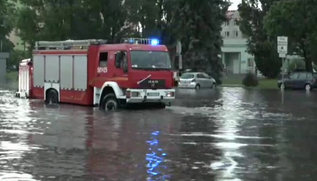 Przez Zgierz przeszła nawałnica. Miasto pod wodą