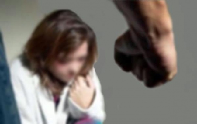 Znęcał się z wyjątkowym sadyzmem nad partnerką i synkiem