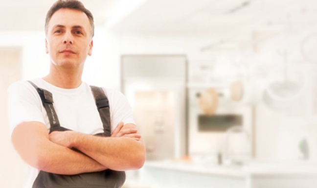 Tauron do szklarza, ślusarza i hydraulika dokłada energię elektryczną