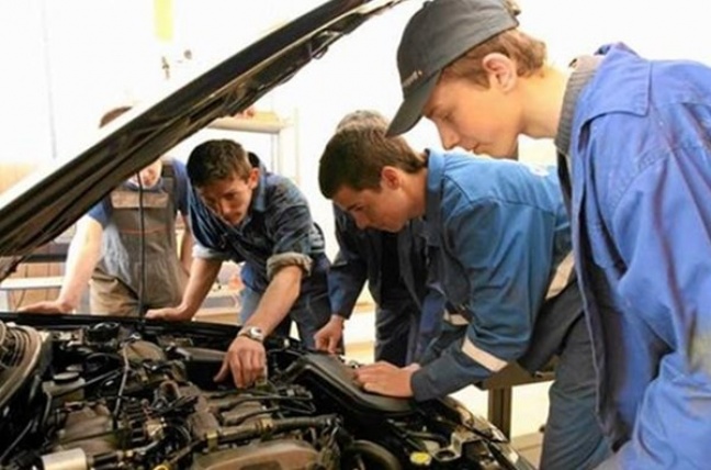 Miliard złotych dla szkół zawodowych