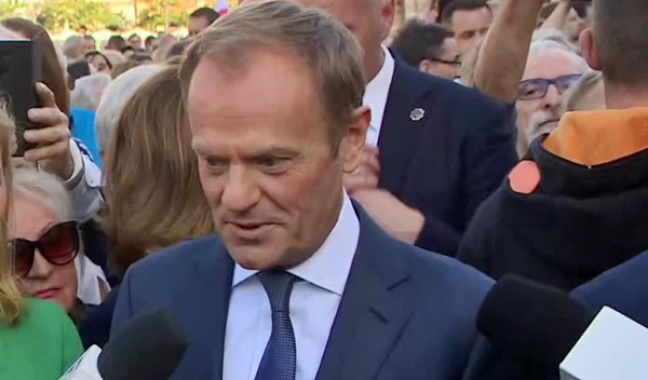 D. Tusk &quot;uchylił rąbka tajemnicy&quot; o rozmowie z A. Dudą