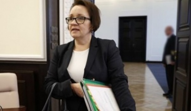 Zalewska obiecuje gabinety dentystyczne w szkołach.