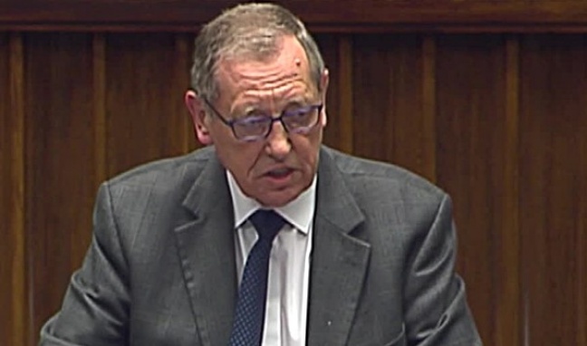 Minister J. Szyszko zostaje w rządzie, wotum zostało odrzucone.