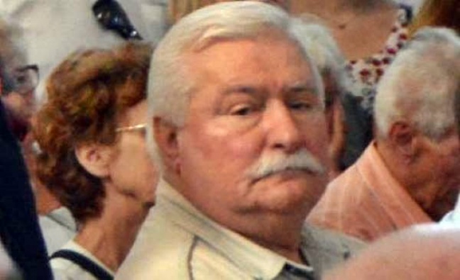 Dlaczego Wałęsa zwrócił na siebie uwagę podczas pogrzebu ,,Inki?? i ,,Zagończyka??