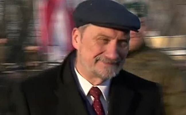 Antoni Macierewicz wystawił do wiatru dziennikarzy