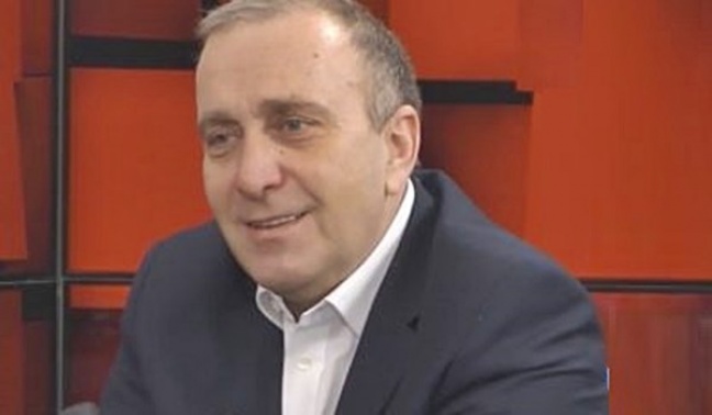 Schetyna strzelił w stopę PO