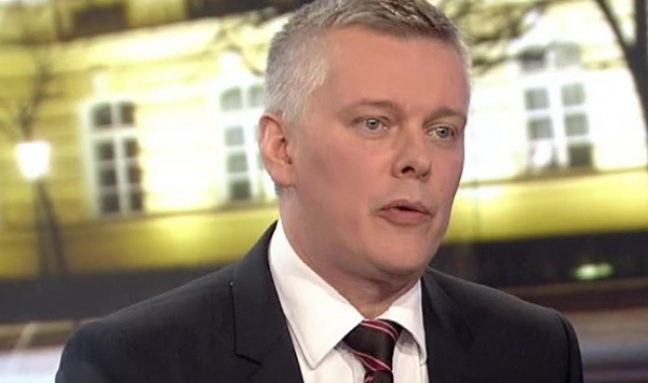 Prezydent nie potrafi uderzyć pięścią w stół