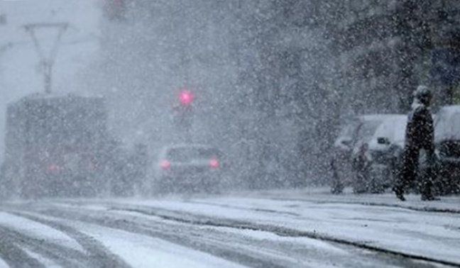 USA: Burze śnieżne i tornada paraliżują komunikację