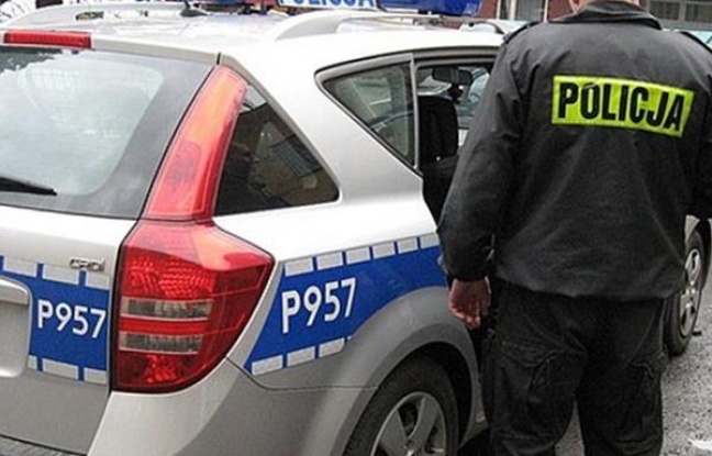 Mężczyzna dotkliwie pogryzł ochroniarza marketu