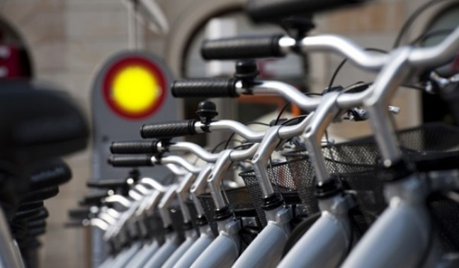 Rowerzyści pod czujnym okiem policjantów